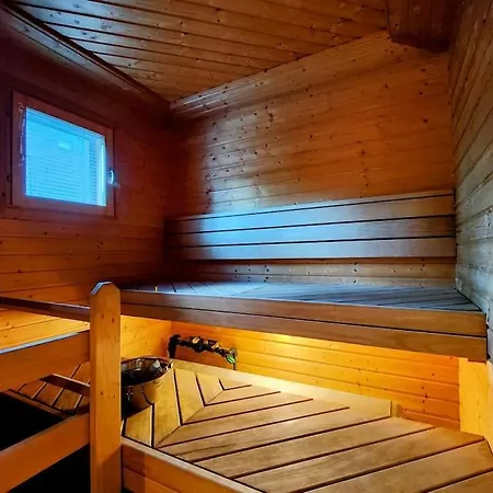 Himos Virpi 8 Hloe Moekki Porealtaalla, Ei Lisaekuluja! *